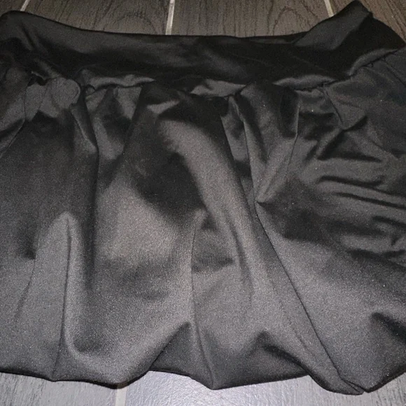 VITAL LIFE Black Bubble Mini Skirt with Ruched Details - Picture 3 of 8